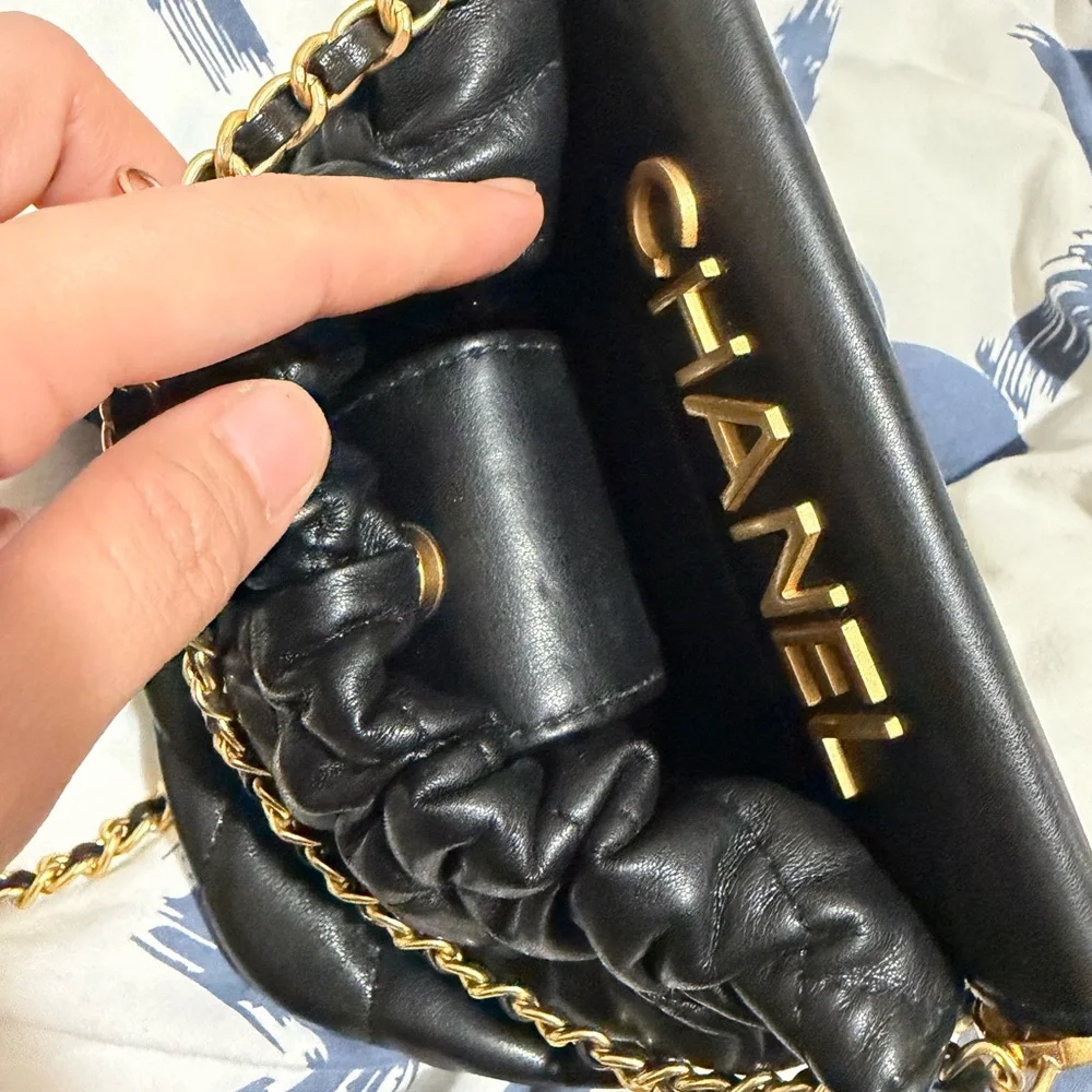 GWP CC Black Quilted Vegan Leather Drawstring Crossbody with Gold Chain and Logo - Picture 5 of 8